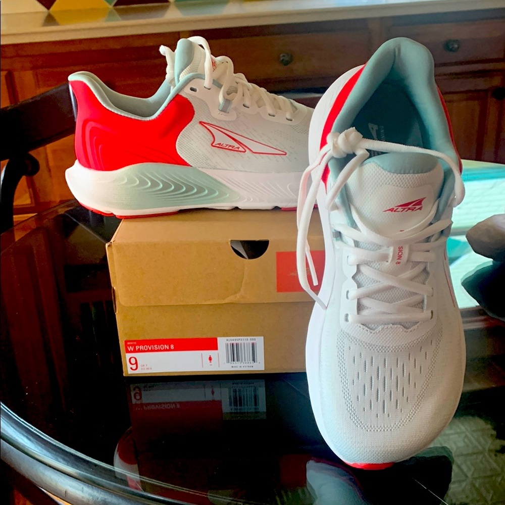 Altra Provision 8 in Red and White
New in box